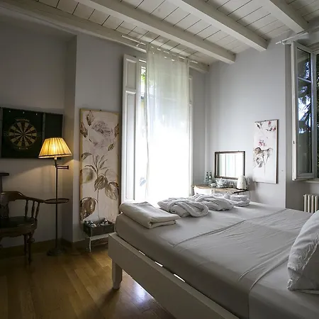 Derriere Bed & Breakfast